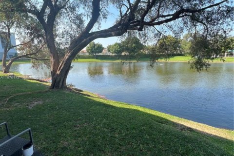 Condominio en alquiler en Margate, Florida, 2 dormitorios, 90.12 m2 № 2042778 - foto 2