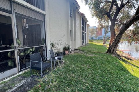 Condominio en alquiler en Margate, Florida, 2 dormitorios, 90.12 m2 № 2042778 - foto 3