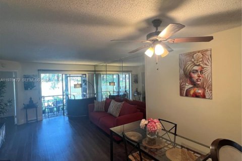 Condominio en alquiler en Margate, Florida, 2 dormitorios, 90.12 m2 № 2042778 - foto 15