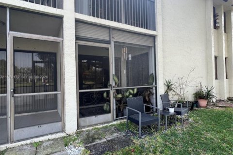 Condominio en alquiler en Margate, Florida, 2 dormitorios, 90.12 m2 № 2042778 - foto 4