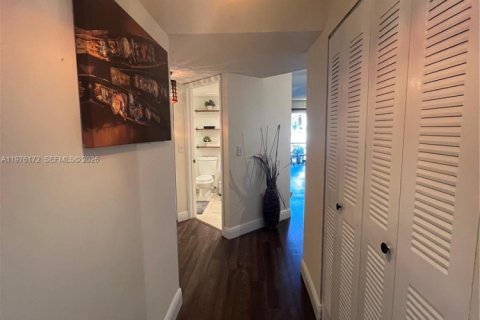 Condominio en alquiler en Margate, Florida, 2 dormitorios, 90.12 m2 № 2042778 - foto 11