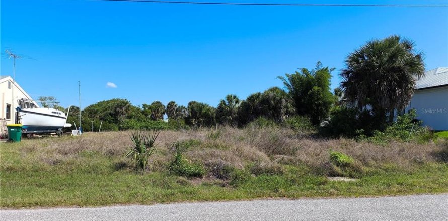 Land in Port Charlotte, Florida № 2214672