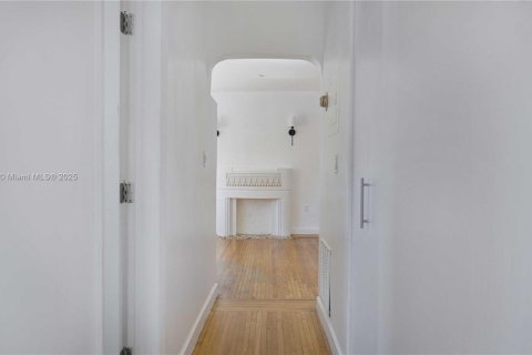 Condominio en venta en Miami Beach, Florida, 1 dormitorio, 49.05 m2 № 2034241 - foto 12