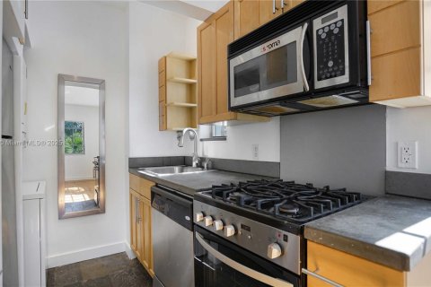 Condominio en venta en Miami Beach, Florida, 1 dormitorio, 49.05 m2 № 2034241 - foto 9