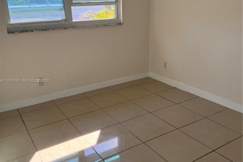 Condo in Dania Beach, Florida, 2 bedrooms № 1987013 - photo 5