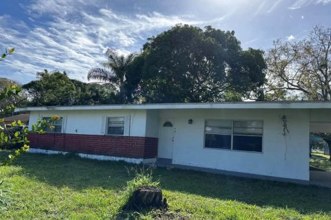 Villa ou maison à St. Lucie, Floride 4 chambres, 125.42 m2 № 2194863