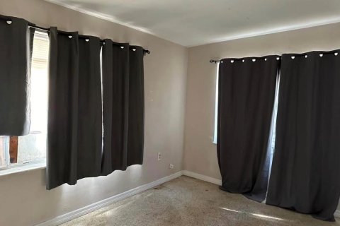 Villa ou maison à vendre à St. Lucie, Floride: 4 chambres, 125.42 m2 № 2194863 - photo 4