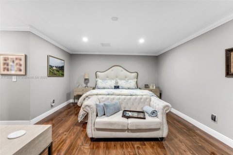 Villa ou maison à vendre à Miami, Floride: 4 chambres, 242.01 m2 № 1939877 - photo 27