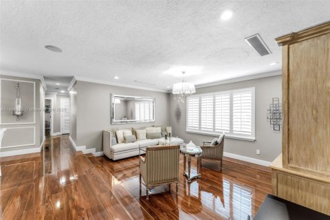 Villa ou maison à vendre à Miami, Floride: 4 chambres, 242.01 m2 № 1939877 - photo 7