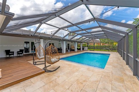 Villa ou maison à vendre à Miami, Floride: 4 chambres, 242.01 m2 № 1939877 - photo 1