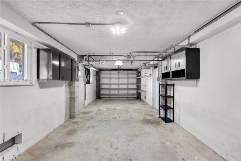 House in Key Largo, Florida 2 bedrooms, 82.13 sq.m. № 2043131 - photo 14