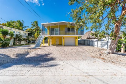 House in Key Largo, Florida 2 bedrooms, 82.13 sq.m. № 2043131 - photo 23