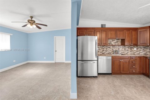 House in Key Largo, Florida 2 bedrooms, 82.13 sq.m. № 2043131 - photo 24