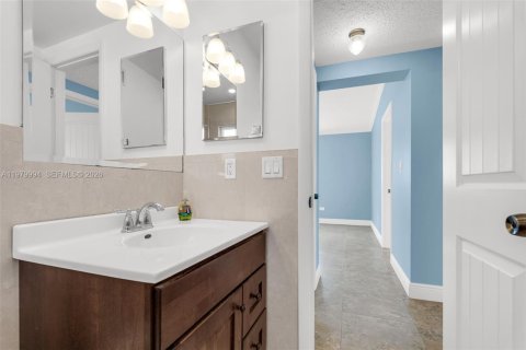 House in Key Largo, Florida 2 bedrooms, 82.13 sq.m. № 2043131 - photo 30