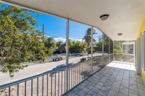 House in Key Largo, Florida 2 bedrooms, 82.13 sq.m. № 2043131 - photo 19