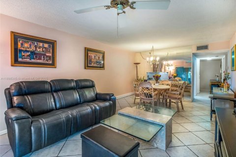 Copropriété à vendre à Margate, Floride: 2 chambres, 90.12 m2 № 1954174 - photo 2