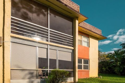 Copropriété à vendre à Margate, Floride: 2 chambres, 90.12 m2 № 1954174 - photo 16