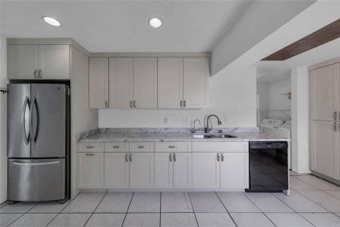 Casa en alquiler en Tamarac, Florida, 2 dormitorios, 93.65 m2 № 2169997 - foto 10