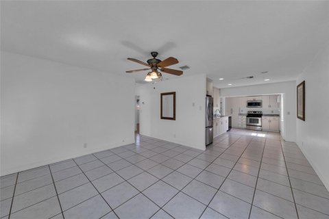 Casa en alquiler en Tamarac, Florida, 2 dormitorios, 93.65 m2 № 2169997 - foto 7