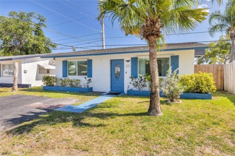 Casa en alquiler en Tamarac, Florida, 2 dormitorios, 93.65 m2 № 2169997 - foto 2