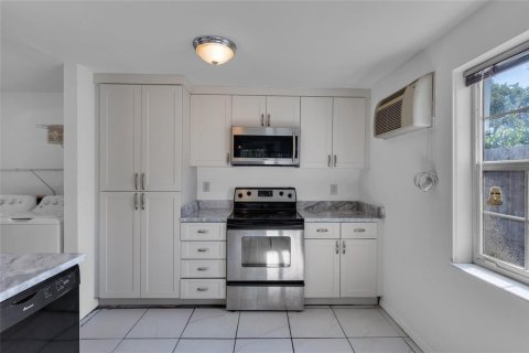Casa en alquiler en Tamarac, Florida, 2 dormitorios, 93.65 m2 № 2169997 - foto 11