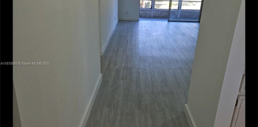 Condominio en Lauderhill, Florida, 2 dormitorios № 1895567