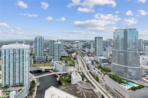 Condo in Miami, Florida, 2 bedrooms  № 2014614 - photo 10