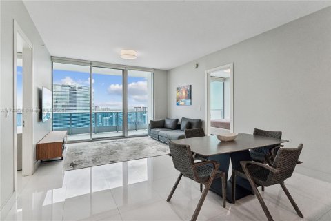 Condo in Miami, Florida, 2 bedrooms  № 2014614 - photo 2