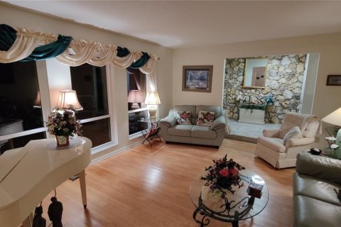 Villa ou maison à vendre à Longwood, Floride: 4 chambres, 242.1 m2 № 1913656 - photo 10