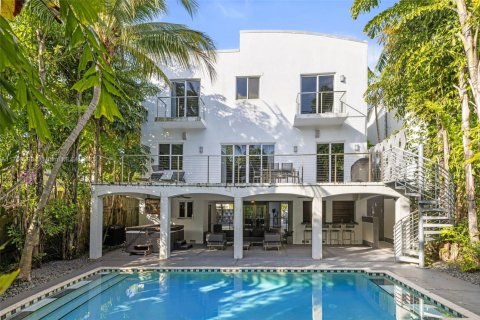 House in Miami, Florida 4 bedrooms, 289.3 sq.m. № 1584930 - photo 2