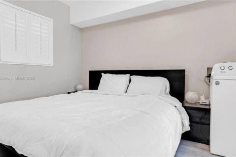 Condo in Miami Beach, Florida  № 1977688 - photo 7