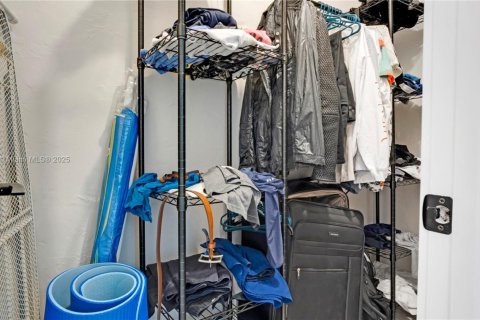 Condo in Miami Beach, Florida  № 1977688 - photo 16