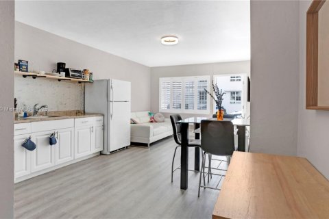 Condo in Miami Beach, Florida  № 1977688 - photo 5