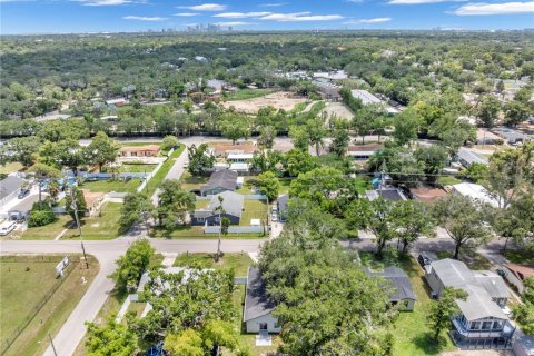House in Tampa, Florida 3 bedrooms, 147.25 sq.m. № 2157820 - photo 2