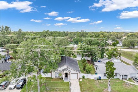 House in Tampa, Florida 3 bedrooms, 147.25 sq.m. № 2157820 - photo 4