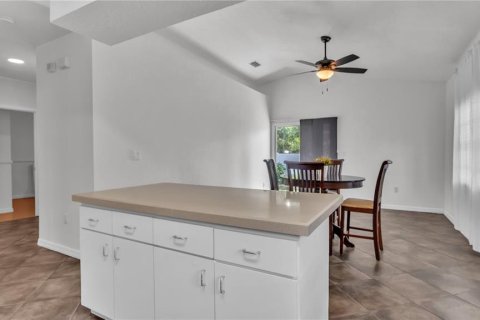 House in Tampa, Florida 3 bedrooms, 147.25 sq.m. № 2157820 - photo 19