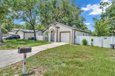 House in Tampa, Florida 3 bedrooms, 147.25 sq.m. № 2157820 - photo 5