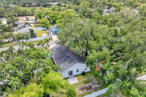 House in Tampa, Florida 3 bedrooms, 147.25 sq.m. № 2157820 - photo 29