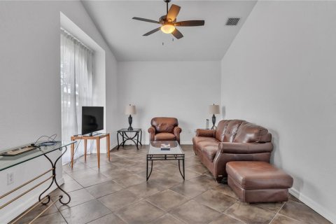 House in Tampa, Florida 3 bedrooms, 147.25 sq.m. № 2157820 - photo 7