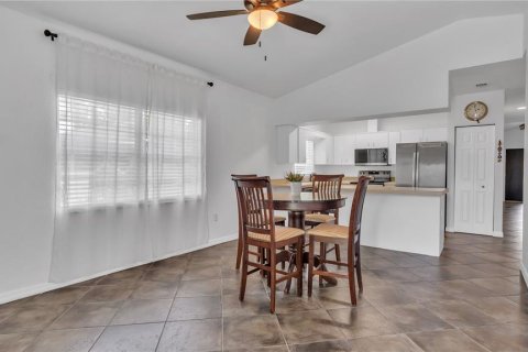 House in Tampa, Florida 3 bedrooms, 147.25 sq.m. № 2157820 - photo 17