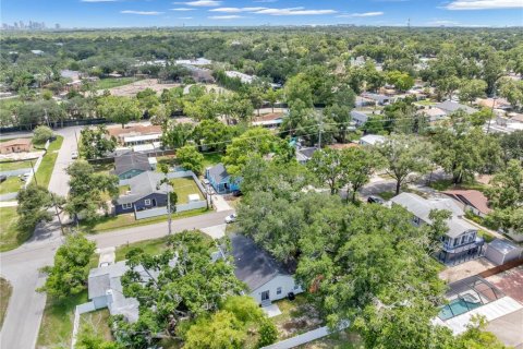 House in Tampa, Florida 3 bedrooms, 147.25 sq.m. № 2157820 - photo 25