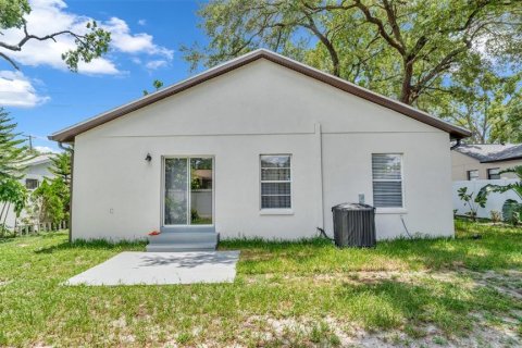 House in Tampa, Florida 3 bedrooms, 147.25 sq.m. № 2157820 - photo 30