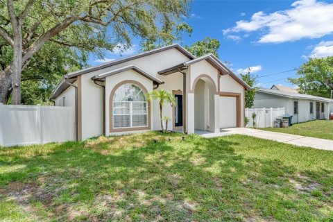 House in Tampa, Florida 3 bedrooms, 147.25 sq.m. № 2157820 - photo 6