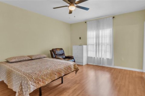 House in Tampa, Florida 3 bedrooms, 147.25 sq.m. № 2157820 - photo 12