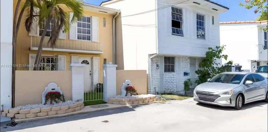 Touwnhouse à North Miami, Floride 2 chambres, 134.15 m2 № 1968146