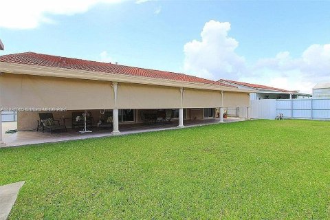 Casa en venta en Miami, Florida, 4 dormitorios, 163.51 m2 № 1953468 - foto 9