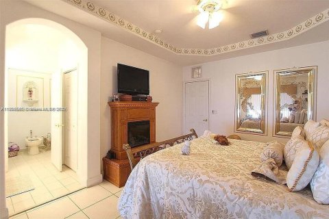 Casa en venta en Miami, Florida, 4 dormitorios, 163.51 m2 № 1953468 - foto 23