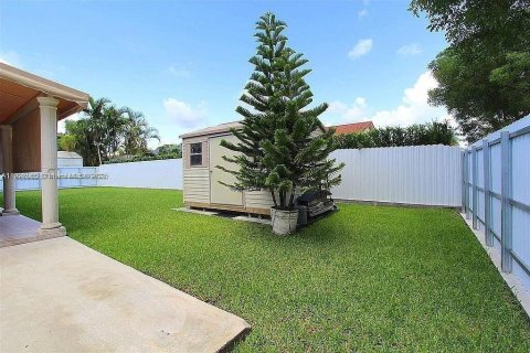 Casa en venta en Miami, Florida, 4 dormitorios, 163.51 m2 № 1953468 - foto 13