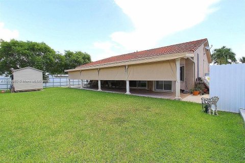 Casa en venta en Miami, Florida, 4 dormitorios, 163.51 m2 № 1953468 - foto 10