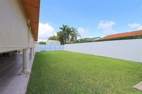 Casa en venta en Miami, Florida, 4 dormitorios, 163.51 m2 № 1953468 - foto 12